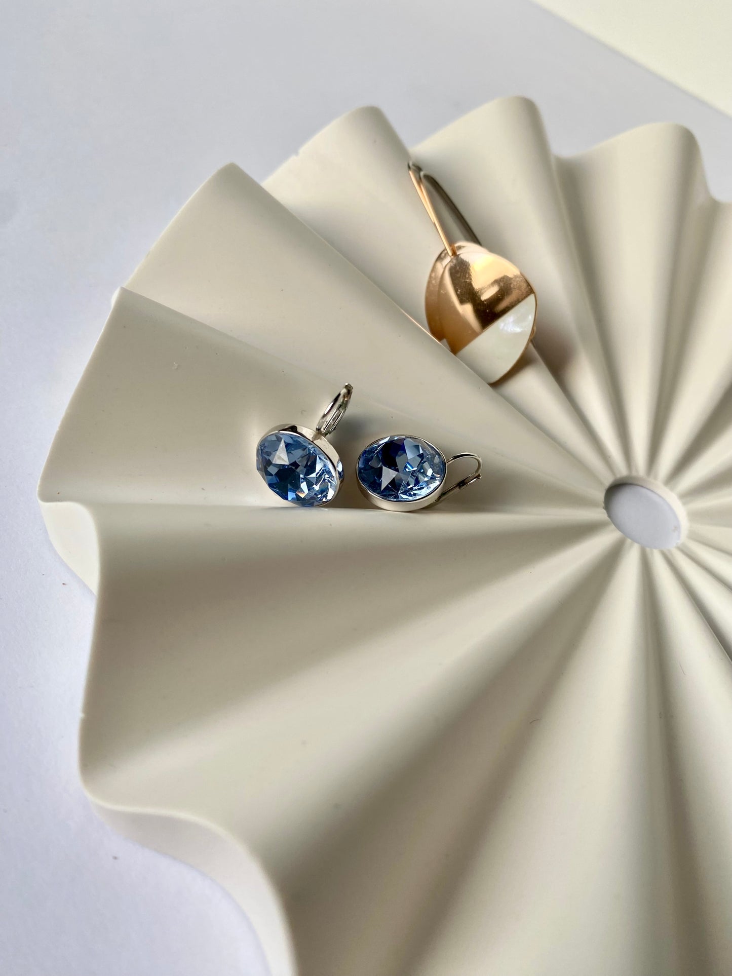 B. Quirky Ruffled Jewellery Holder